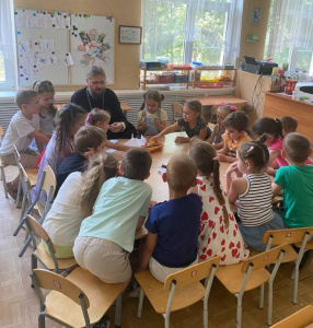 Настоятель Одигитриевского храма посетил детский сад № 11 "Красная Шапочка" г. Аксая