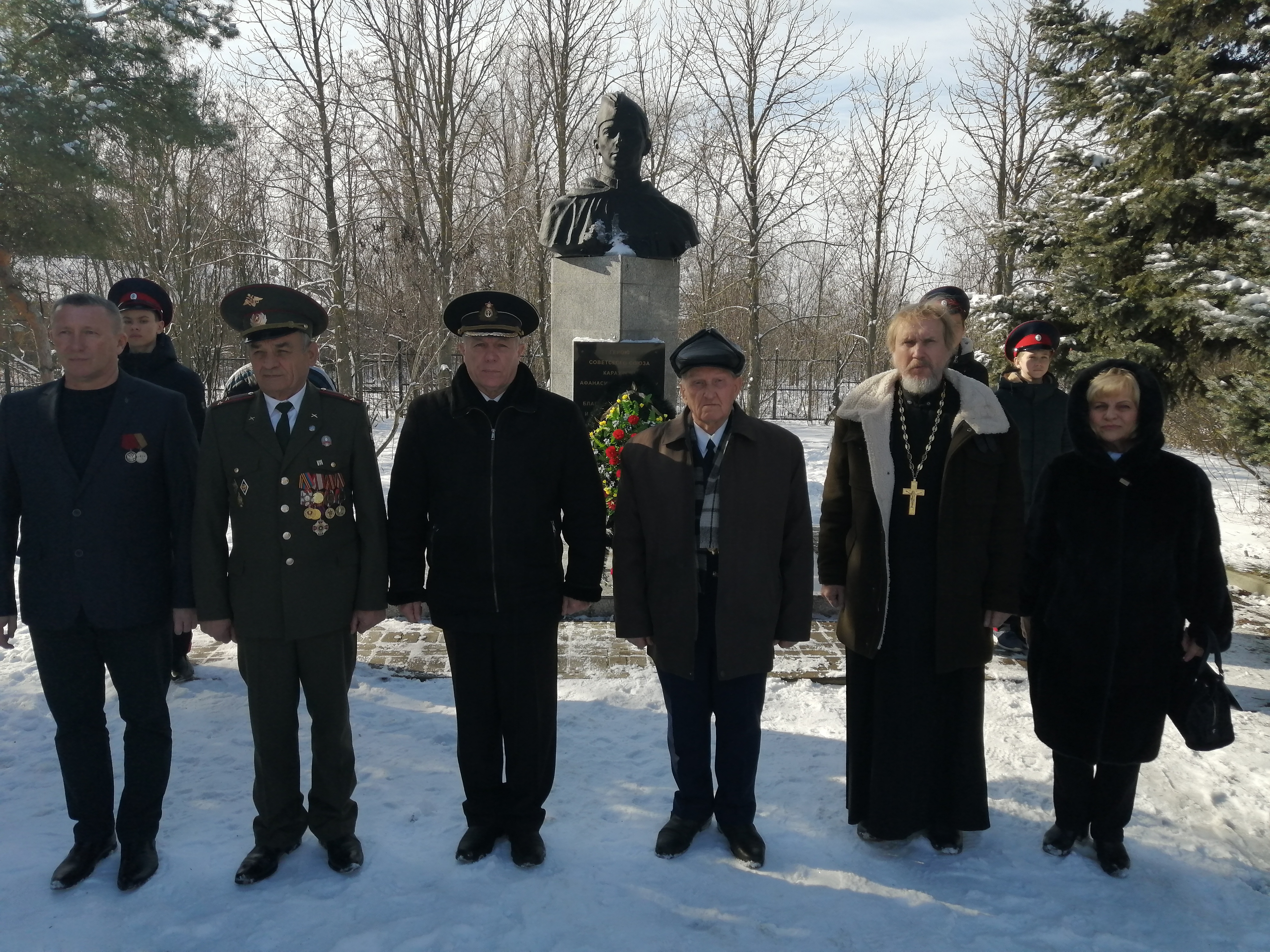 Настоятель прихода Новомучеников Российских принял участие во встрече с представителями совета ветеранов