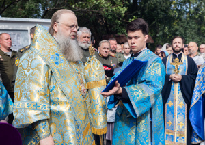 В день явления иконы Божией Матери «Аксайская» Глава Донской митрополии возглавил крестный ход и молебен в Одигитриевском храме г. Аксая