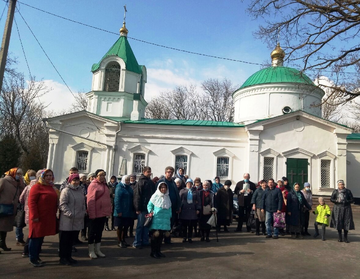 Прихожане храма великомученика Георгия Победоносца совершили паломническую  поездку в Таганрог