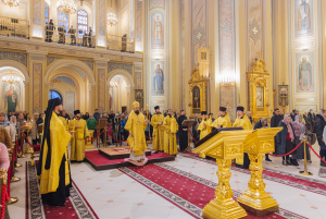 В канун Недели о мытаре и фарисее викарий Ростовской епархии совершил всенощное бдение