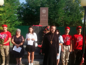 Настоятель Никольского храма с. Николаевка принял участие в митинге
