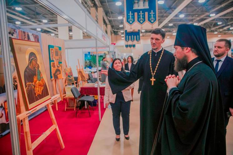 Иконописное отделение ДДС представило свой стенд на православной выставке-ярмарке «Дон Православный»