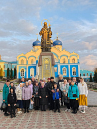 Прихожане храма Святой Троицы г. Азова совершили паломническую поездку по святым местам Воронежской и Липецкой областей