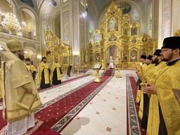 В канун Недели 20-й по Пятидесятнице епископ Таганрогский Артемий совершил всенощное бдение в Ростовском кафедральном соборе