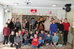 Детский праздник в приютах Донбасса организован добровольцами Ростовской епархии