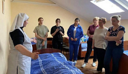 В Ростовской епархии проходят очередные курсы по уходу для сестер милосердия и больничных волонтеров