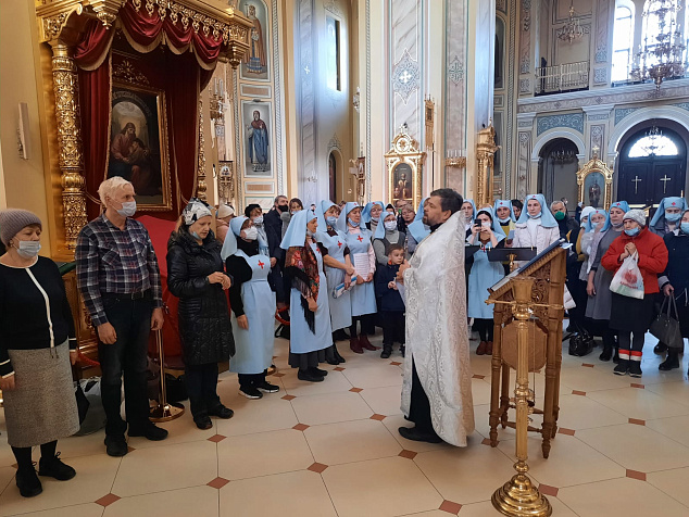 сестричество Ростовского кафедрального собора провели акцию "В защиту детей до рождения"