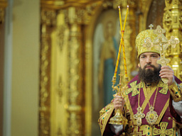 В Неделю 6-ю по Пасхе епископ Таганрогский Артемий совершил Божественную литургию в Ростовском кафедральном соборе