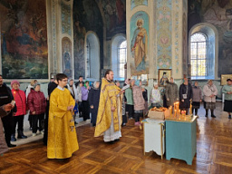 В Крестовоздвиженском храме с. Троицкое молитвенно почтили память приснопамятного протоиерея Владимира Катаева