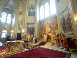 В Неделю 4-ю по Пасхе Глава Донской митрополии совершил Божественную литургию Ростовском в кафедральном соборе