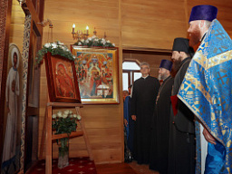 Епископ Таганрогский Артемий поклонился Киккской иконе Божией Матери, принесенной в храм праведных Иоакима и Анны Ростова-на-Дону