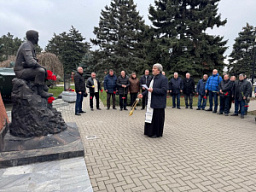 В 45-ю годовщину ввода советских войск в Афганистан настоятель храма Азовской иконы Божией Матери совершил панихиду по воинам, погибшим в локальных конфликтах