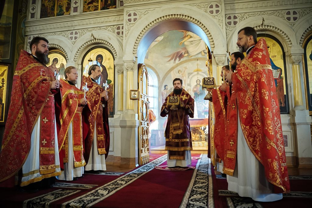 В праздник Усекновения главы Иоанна Предтечи епископ Таганрогский Артемий совершил Божественную литургию в храме Преполовения Пятидесятницы при Донской духовной семинарии г. Ростова-на-Дону