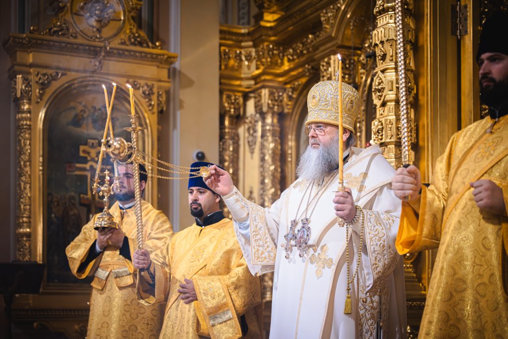 В канун Недели 22-й по Пятидесятнице Глава Донской митрополии совершил всенощное бдение в Ростовском кафедральном соборе
