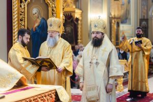 В Неделю 21-ю по Пятидесятнице Глава Донской митрополии совершил Божественную литургию в Кафедральном соборе г. Ростова-на-Дону