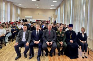 Благочинный приходов Азовского районного округа принял участие в праздничном мероприятии, посвященном Дню призывника