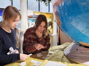 Участники подросткового движения «Анести» Одигитриевского храма г. Аксая посетили «Иммерсивную выставку путешественника и художника Федора Конюхова»