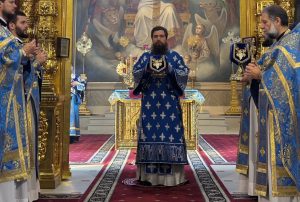 В праздник Казанской иконы Божией Матери епископ Таганрогский Артемий совершил Божественную литургию в Ростовском кафедральном соборе