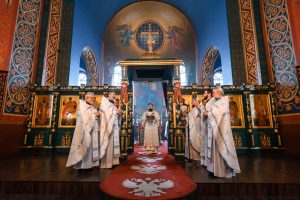 В день празднования Собора Архистратига Михаила и всех небесных Сил викарий Ростовской епархии епископ Таганрогский Артемий совершил Божественную литургию в соименном храме г. Новочеркасска, отмечающем престольный день