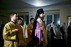 В канун дня памяти святителя Димитрия, митрополита Ростовского, епископ Таганрогский Артемий совершил всенощное бдение в домовом храме при Донской духовной семинарии