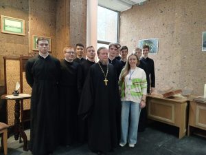 Студенты ДДС посетили редкий фонд Донской государственной публичной библиотеки