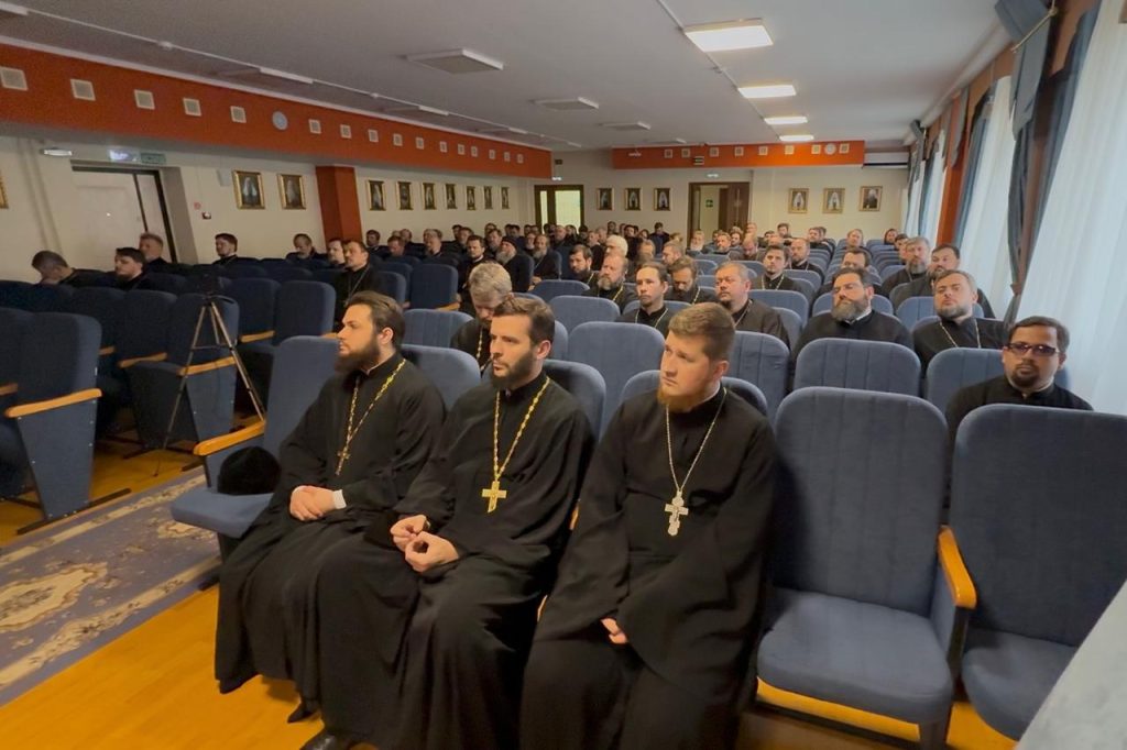 В ДДС прошел очередной семинар из цикла повышения квалификации и образовательного уровня духовенства