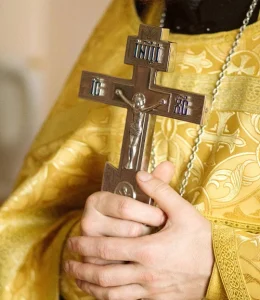 Духовенство оказывает пастырскую помощь пострадавшим от атаки БПЛА