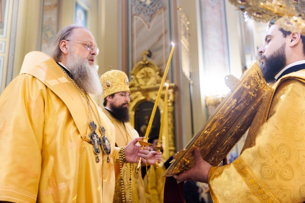 В канун дня памяти святителя Николая Чудотворца Глава Донской митрополии совершил всенощное бдение в Ростовском кафедральном соборе