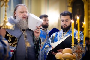 В канун праздника Введения во храм Пресвятой Богородицы Глава Донской митрополии совершил всенощное бдение в Ростовском кафедральном соборе