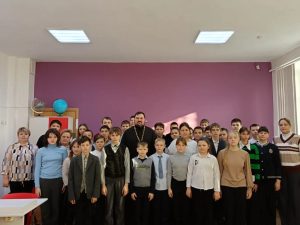 Благочинный Куйбышевского округа встретился с учащимися МБОУ Ясиновской СОШ х. Новая Надежда