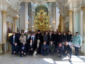 Клирики Троицкого прихода г. Батайска провели ряд встреч со школьниками в рамках проекта «Разговоры о важном»