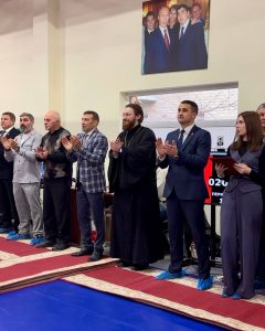 Настоятель Варваринского храма ст. Грушевской посетил турнир по греко-римской борьбе