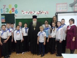 Настоятель прихода преподобного Алексия, человека Божия, принял участие в открытом уроке, посвященном 100-летию со дня блаженной кончины святителя Тихона
