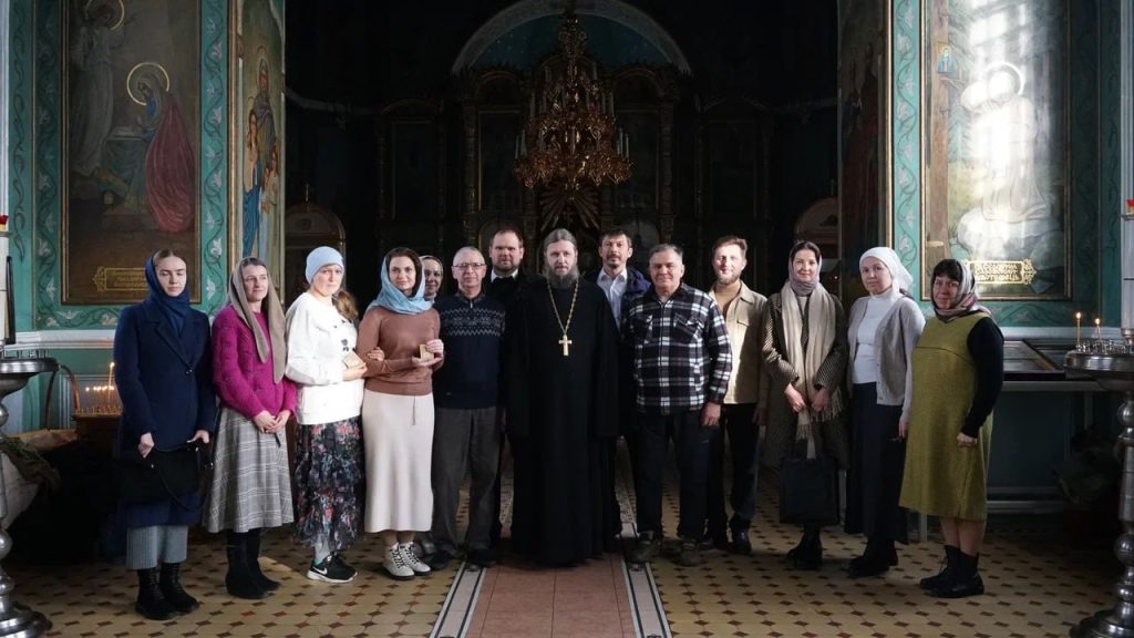 Слушатели Образовательного центра Донской семинарии прошли практику в Одигитриевском храме г. Аксая