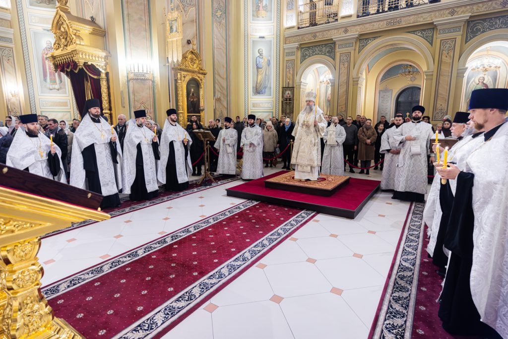В канун Недели 32-й по Пятидесятнице, пред Богоявлением, Глава Донской митрополии совершил всенощное бдение в Ростовском кафедральном соборе