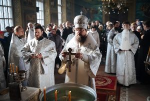 В праздник Крещения Господня епископ Таганрогский Артемий совершил Божественную литургию в храме Преполовения Пятидесятницы при Донской духовной семинарии города Ростова-на-Дону