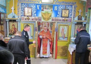 В тюремном храме исправительной колонии № 15 г. Батайска была совершена Божественная литургия