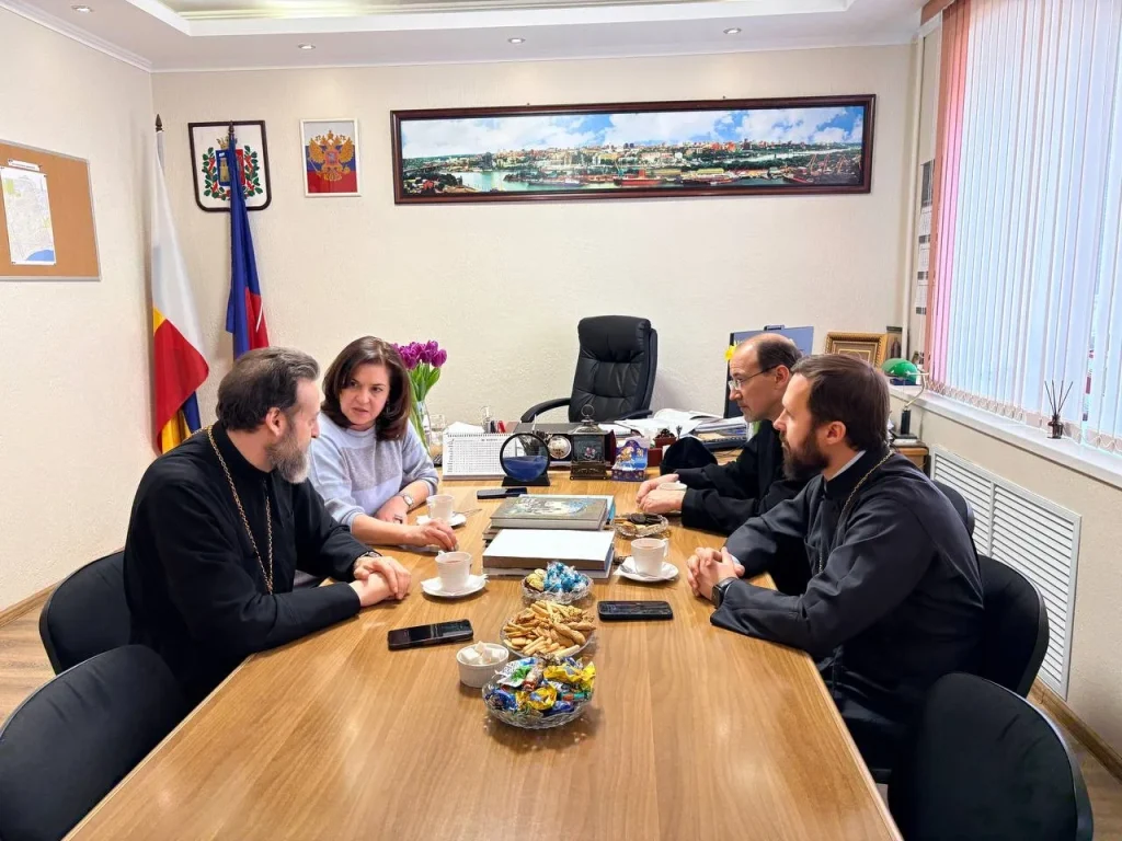 Состоялась встреча главы администрации Кировского района и клириков Центрального благочиния