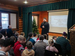 В воскресной школе при храме Александра Невского прошло патриотическое мероприятие «Мы память пронесли через года»