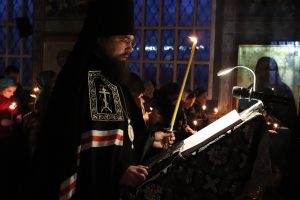 В среду первой седмицы Великого поста епископ Таганрогский Артемий совершил великое повечерие с чтением Великого покаянного канона прп. Андрея Критского в храме Преполовения Пятидесятницы при Донской духовной семинарии города Ростова-на-Дону