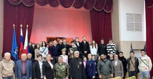 Настоятель храма Азовской иконы Божией Матери принял участие в мероприятиях, приуроченных ко Дню памяти воинов-интернационалистов в образовательных учреждениях г. Азова