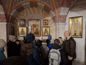 В воскресной школе прихода святого Георгия Победоносца - Главного православного храма Южного военного округа почтили память новомучеников и исповедников Церкви Русской