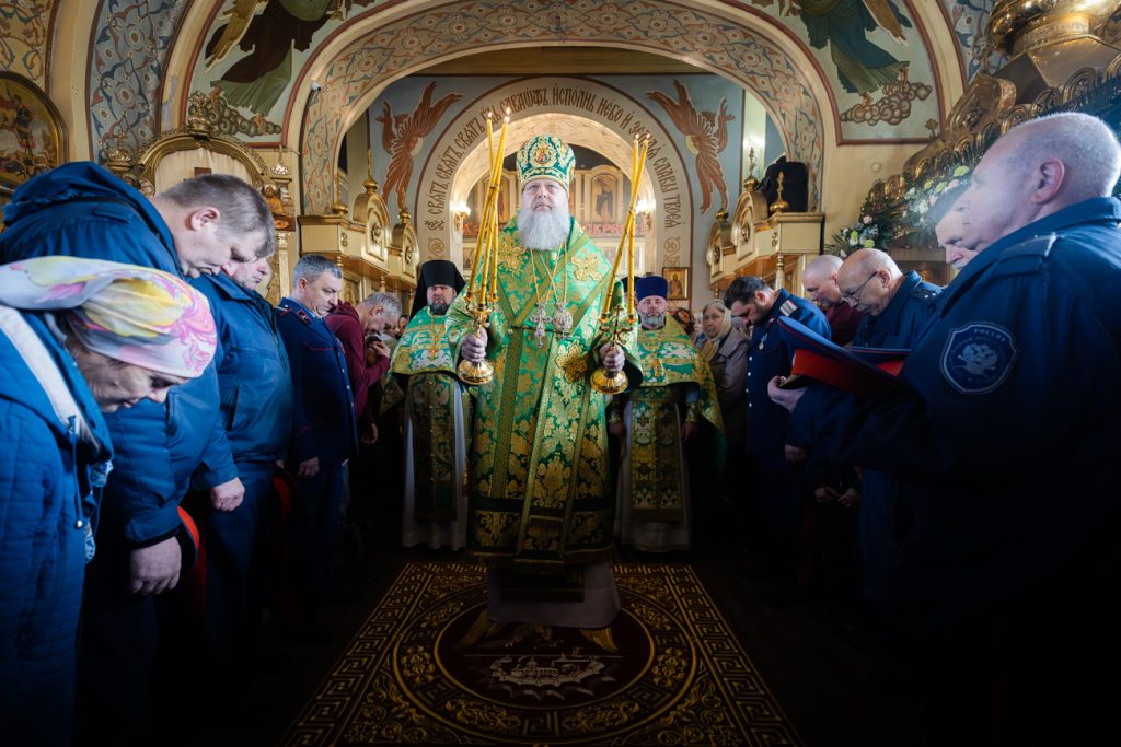 В день памяти святого праведного Павла Таганрогского Глава Донской митрополии совершил Литургию Преждеосвященных Даров в Никольском храме города Таганрога