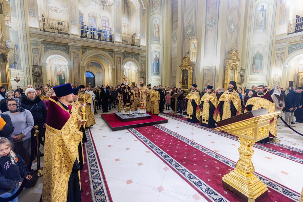 В канун Недели Торжества Православия Глава Донской митрополии совершил всенощное бдение в Ростовском кафедральном соборе
