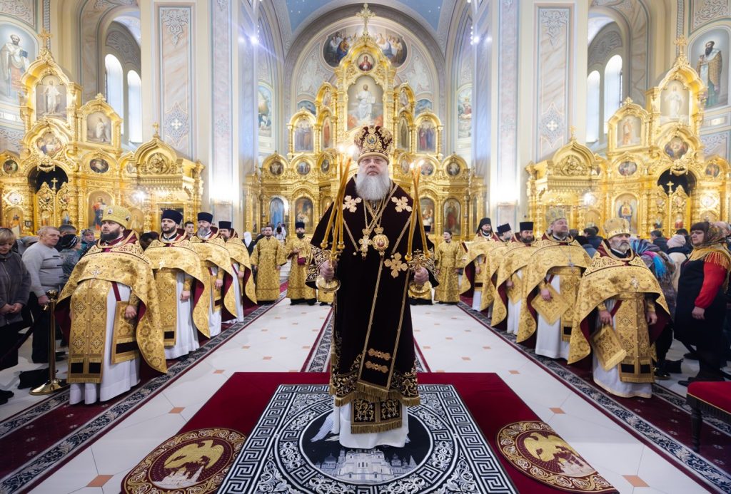 В Неделю Торжества Православия Глава Донской митрополии совершил Литургию в Кафедральном соборе Рождества Пресвятой Богородицы