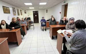 В Свято-Троицком храме г. Ростова-на-Дону продолжаются занятия «Библейского кружка» для членов Ростовских организаций Всероссийского общества слепых