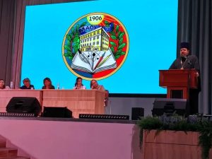 Благочинный Александровского округа выступил на районном семинаре для родителей