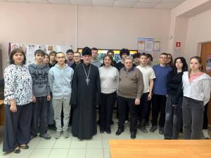Настоятель Троицкого храма посетил Батайский техникум информационных технологий и радиоэлектроники «Донинтех»