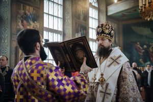 В Неделю 2-ю Великого поста епископ Таганрогский Артемий совершил Божественную литургию в храме Преполовения Пятидесятницы при Донской духовной семинарии г. Ростова-на-Дону